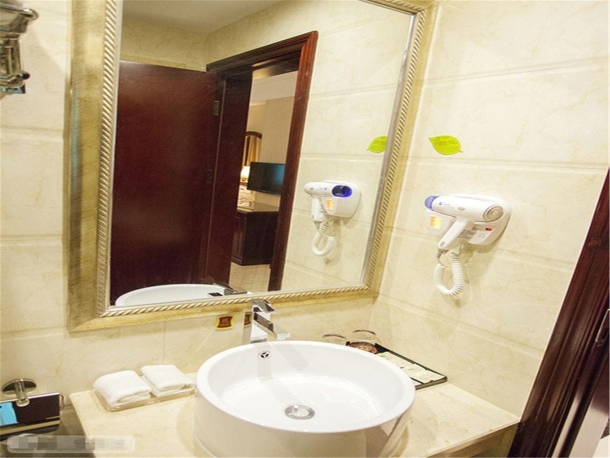 Vienna International Hotel Shanghai Hengshan Road Exteriör bild
